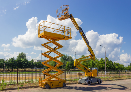 Close-up of MEWP scissor lift platform elevated during NPORS N109 course